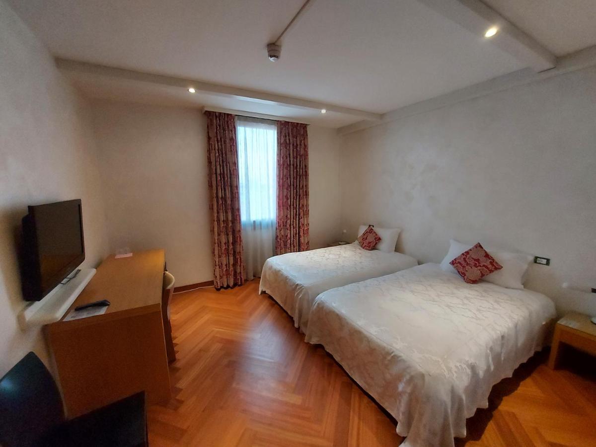 Hotel Posta 77 San Giorgio In Bosco Luaran gambar