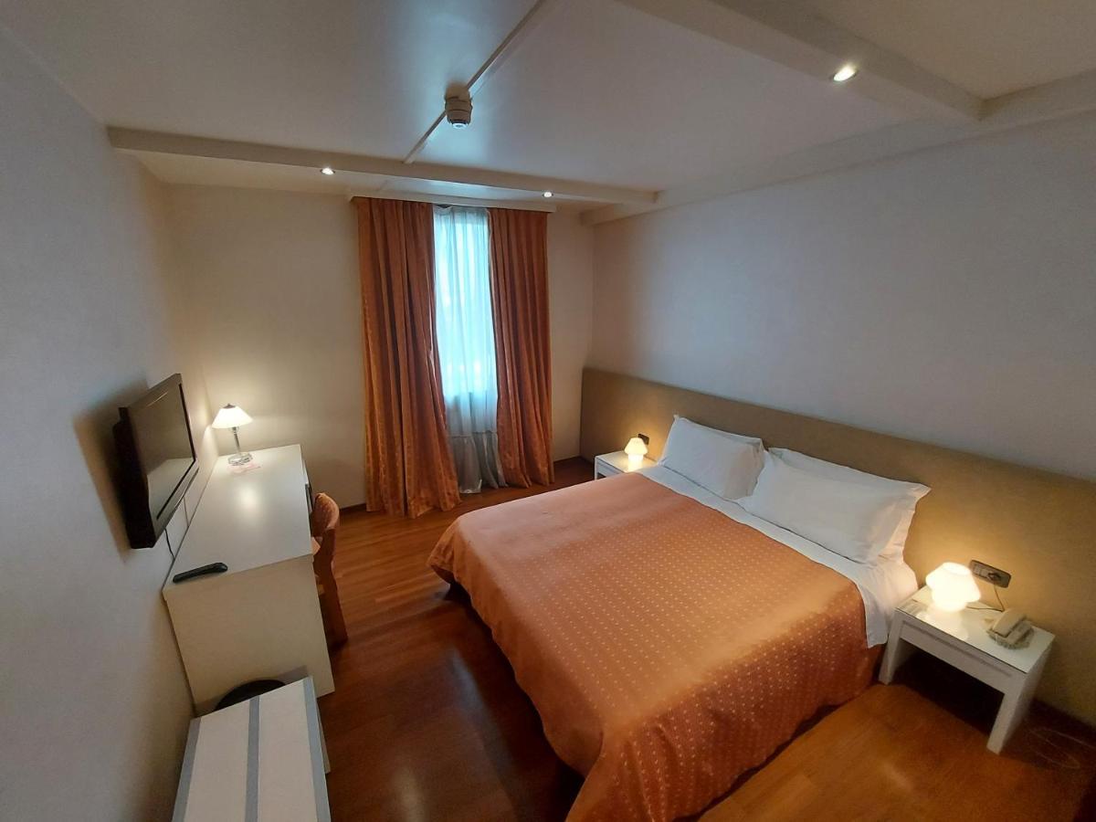 Hotel Posta 77 San Giorgio In Bosco Luaran gambar