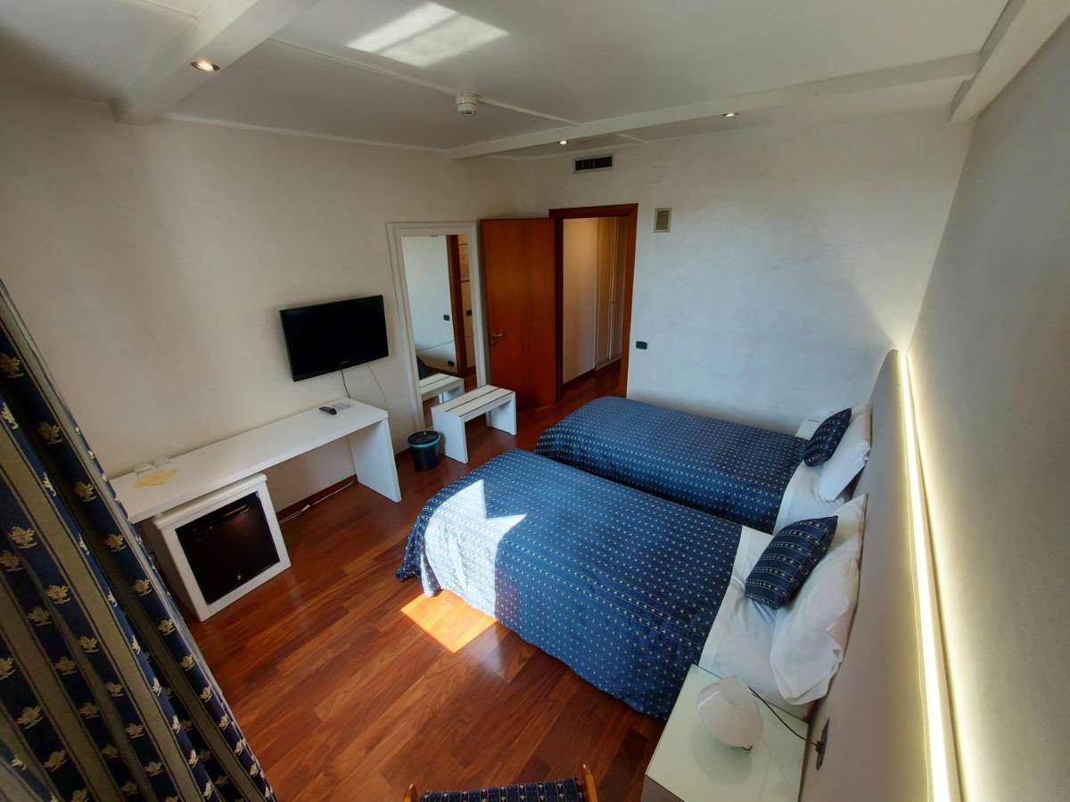 Hotel Posta 77 San Giorgio In Bosco Luaran gambar