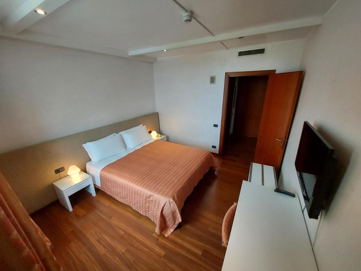 Hotel Posta 77 San Giorgio In Bosco Luaran gambar