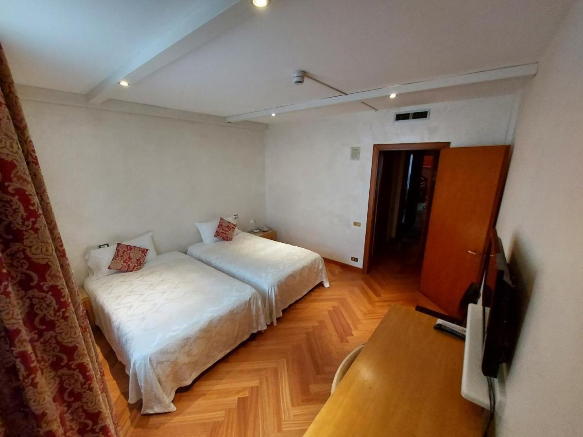 Hotel Posta 77 San Giorgio In Bosco Luaran gambar