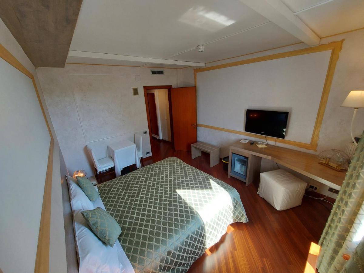 Hotel Posta 77 San Giorgio In Bosco Luaran gambar