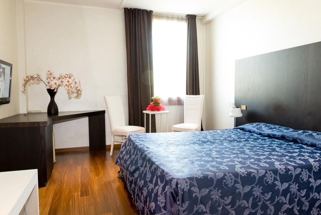 Hotel Posta 77 San Giorgio In Bosco Luaran gambar