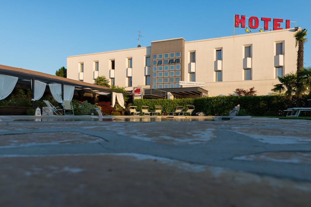 Hotel Posta 77 San Giorgio In Bosco Luaran gambar