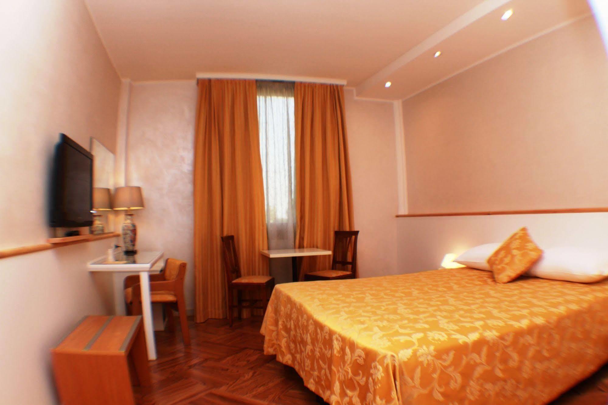 Hotel Posta 77 San Giorgio In Bosco Luaran gambar